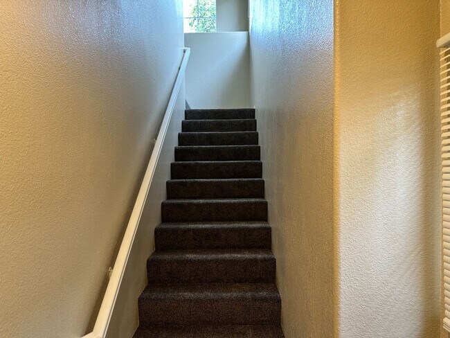 Photo - Nice 2br, 2ba Eastlake Condo Unidad 1