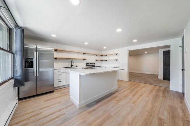 Photo - 1000 W McKinley Ave Unit 2