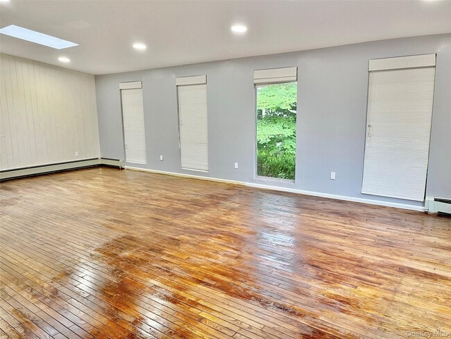 Photo - 258 Steamboat Rd