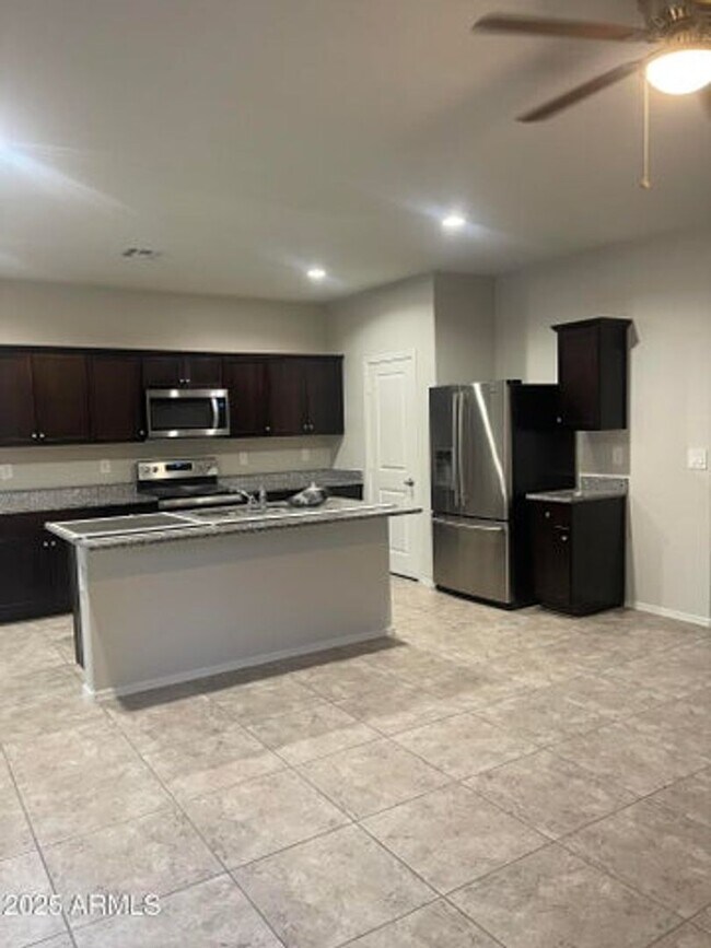 4607 W Basil Ave