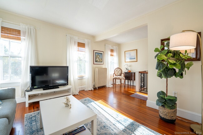 Photo - 4 Coburn Ave