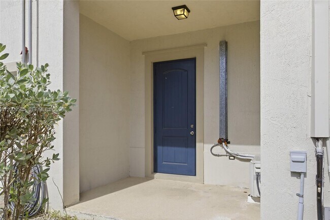 Photo - 27057 SW 140th Path Unit 0