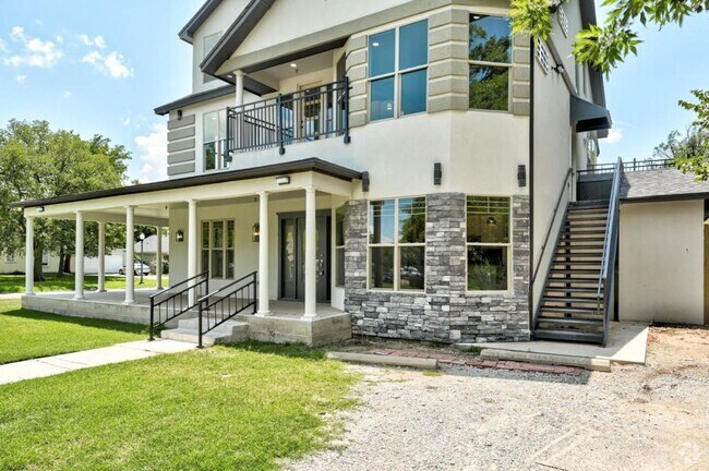 Building Photo - 222 S University Blvd Rental