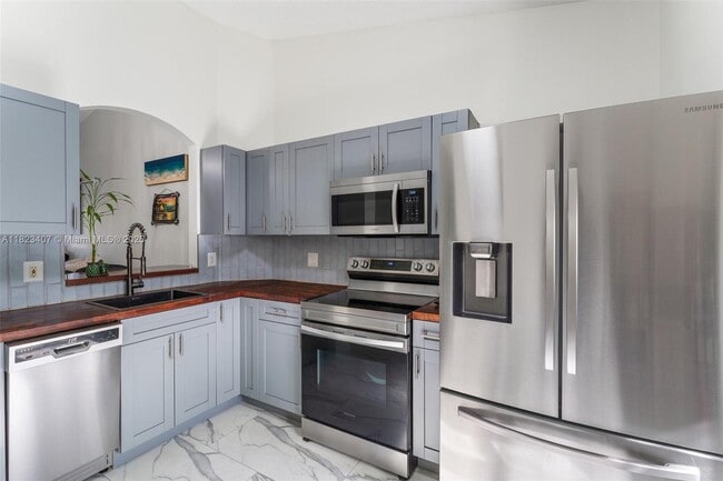Building Photo - 2140 NW 78th Ave Rental