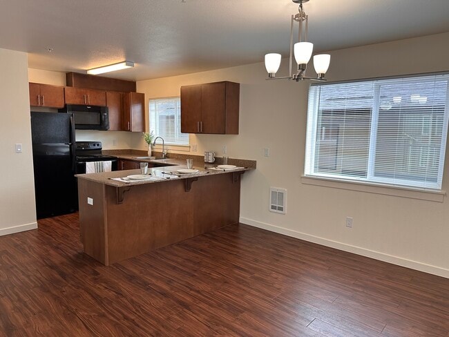 Photo - Greenburg Apartments