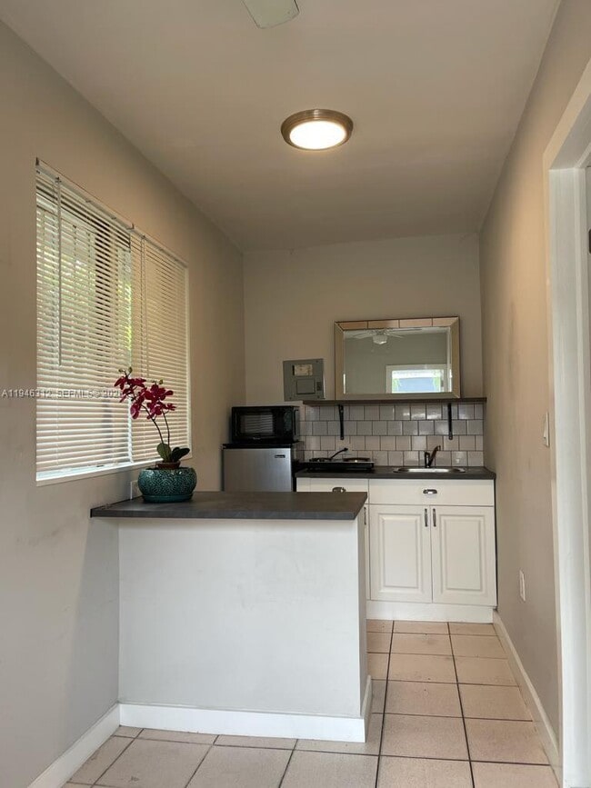 Photo - 821 SW 29th Ct Unit 5