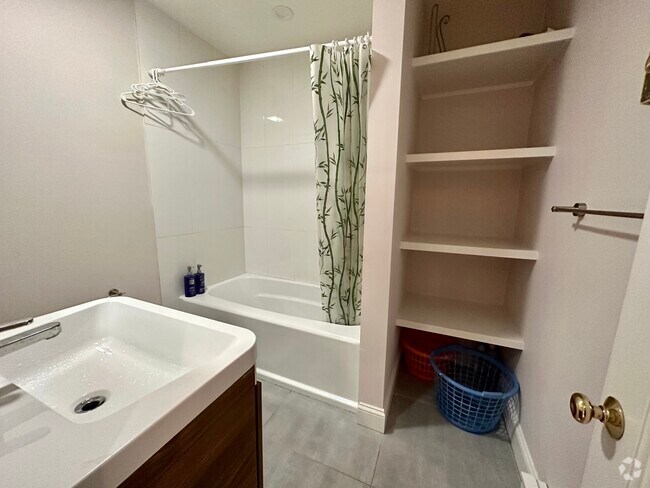 Building Photo - 122 D St Unit 1 Rental