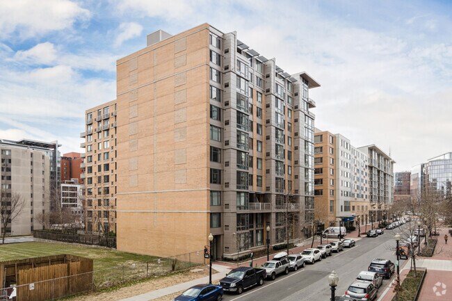 Photo - L at City Vista