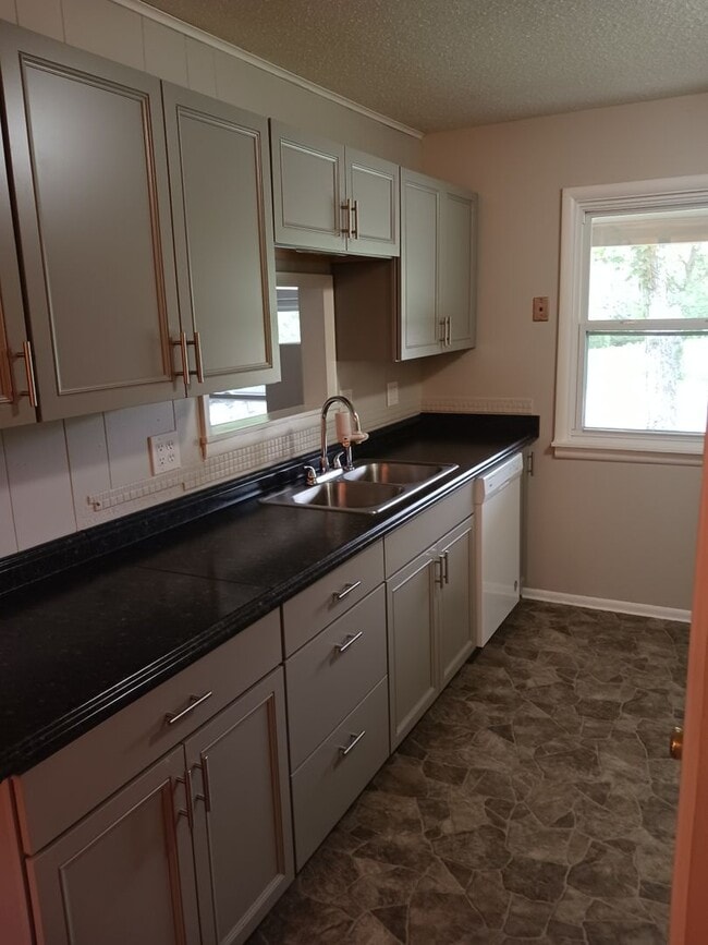 Photo - Well-Maintained 3 Bedroom / 2 Bath Ranch Home