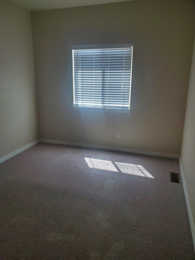 Photo - 212 Hideaway Ln