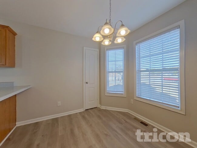 Photo - 38 Stonemont Ct