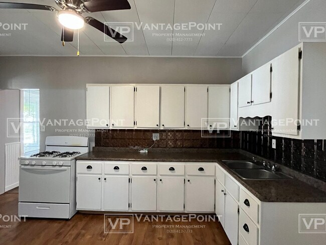 Photo - 370 S Main St