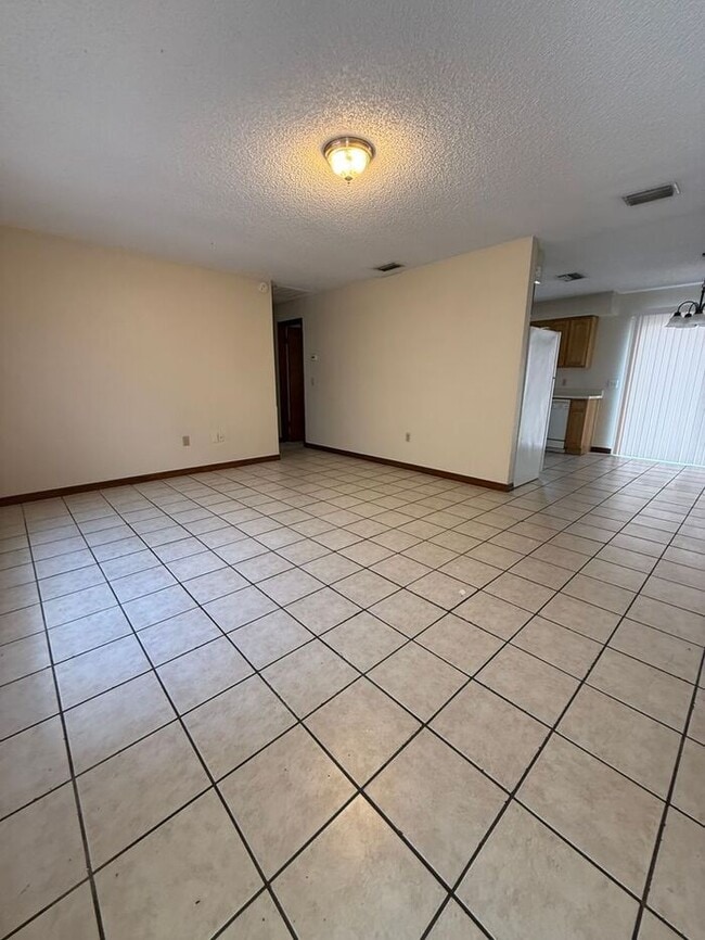 Photo - 14 Pine Radial