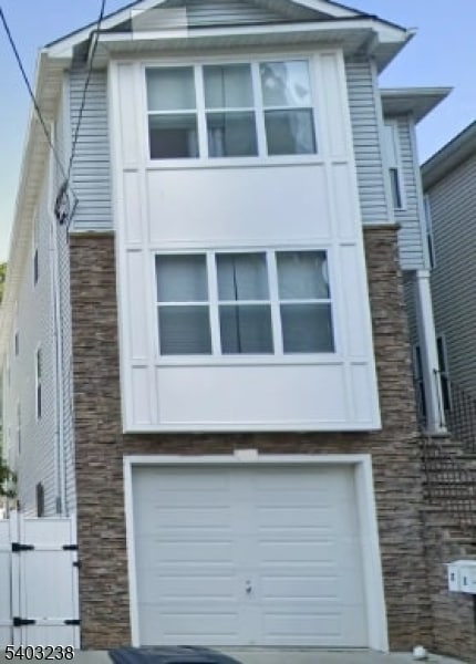 Building Photo - 201 Schuyler Ave