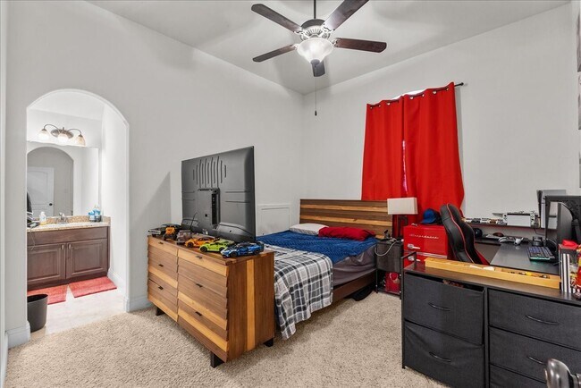 Photo - 1636 Longwood Glen Ln