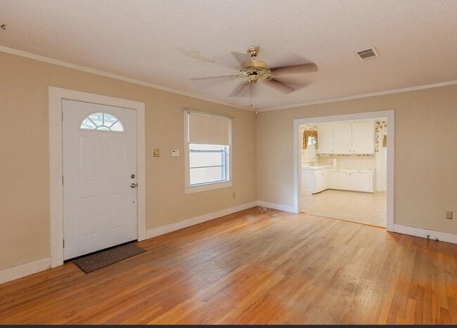 Photo - Mid City Beauty for Lease