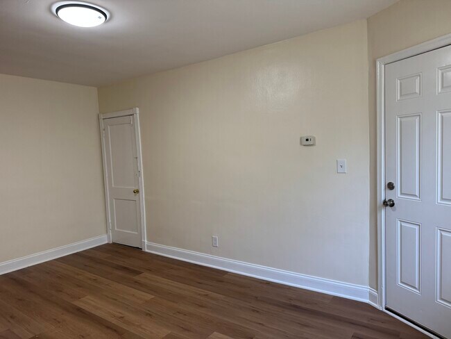 Living Room - 913 Saint Dunstans Rd Unit A