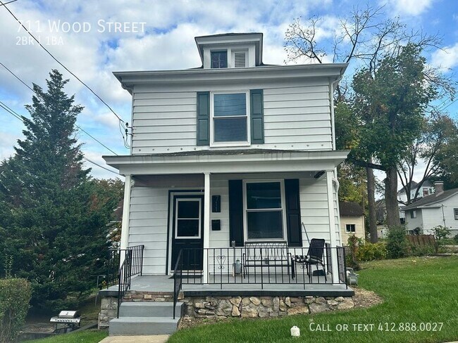 Building Photo - 711 Wood St Rental