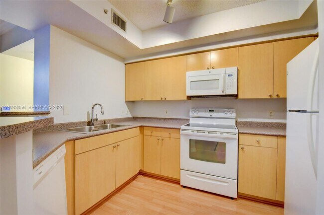 Photo - 1919 Van Buren St Unit 311A