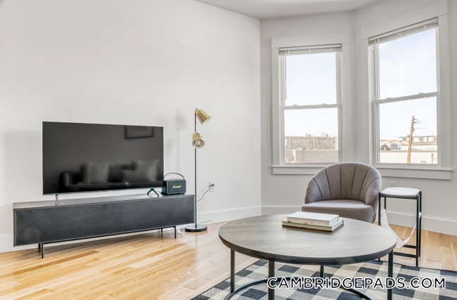 Building Photo - 406 Columbia St