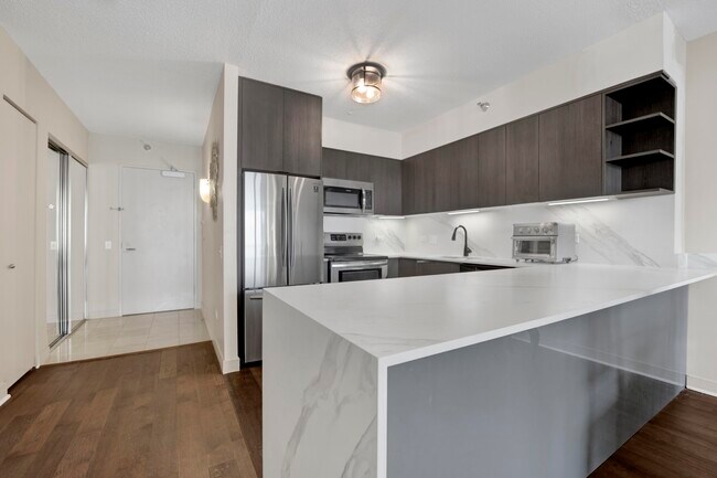 Photo - 512 N McClurg Ct Unidad 2405