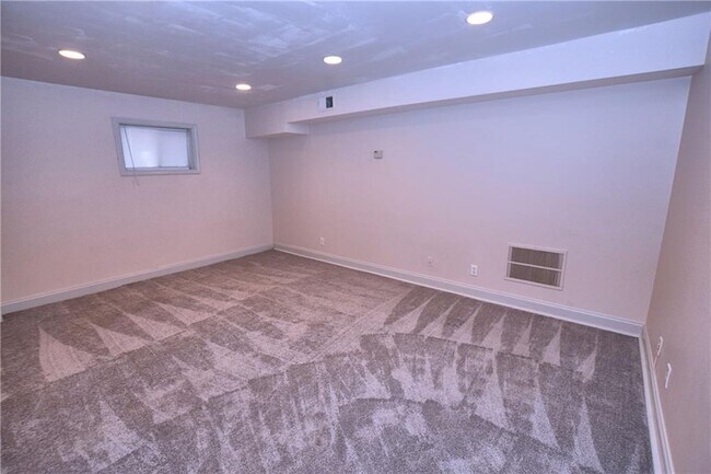 Photo - 417 10th St NE Unit 1