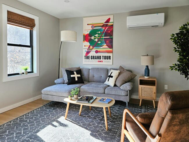 Building Photo - 1487 5th Ave Unit 7 Rental