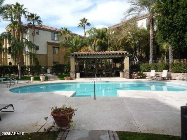 Photo - 5302 E Van Buren St Unidad 1064