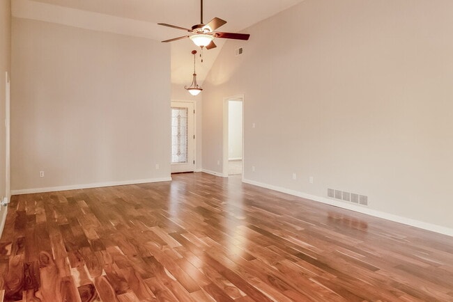 Photo - 3135 Quartz Dr