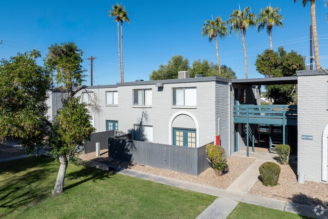 Building Photo - Campbell Ranch