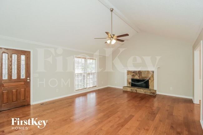 Photo - 142 Presidential Dr