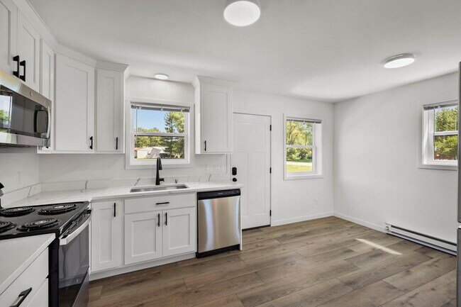 424 E Union St, Lone Rock, WI 53556