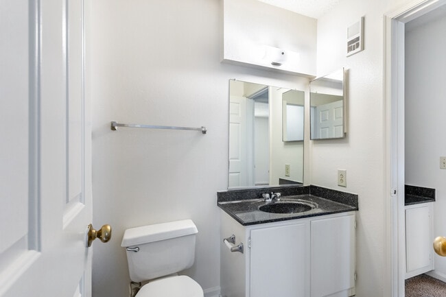 Photo - Mallard Cove Apartments