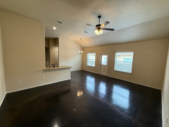 Photo - 108 Stacy Ln