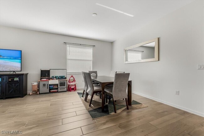 Photo - 2581 Kona Wy