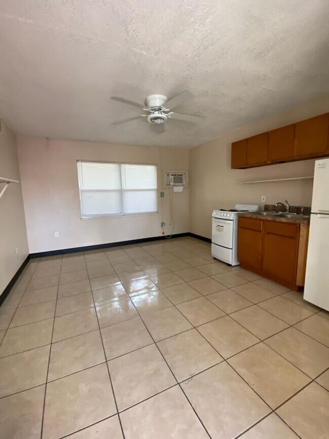 Photo - Studio Apartment