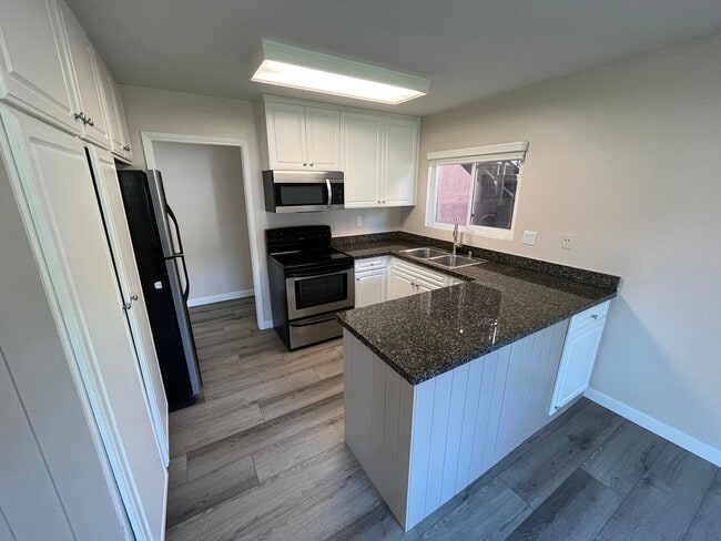 Building Photo - 17131 W Bernardo Dr Unit 102