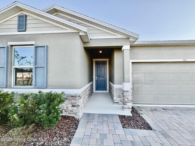 Photo - 386 Glaspell Cir SE