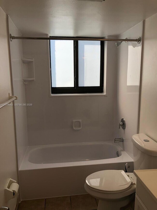 3700 N Pine Island Rd Unit 202