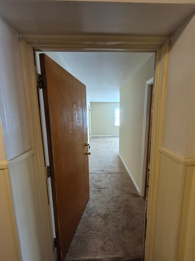Building Photo - 560 Prospect St Unit C2 Rental