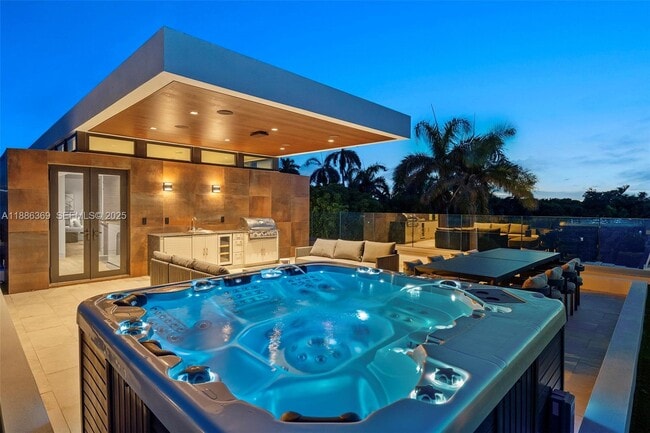 Photo - 3306 NE 16th St