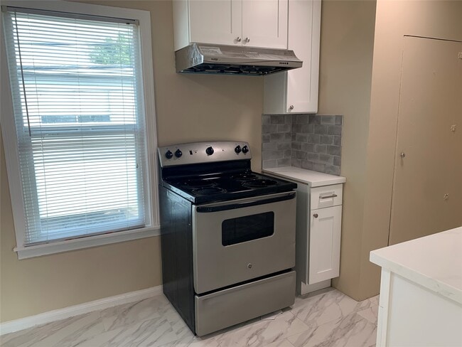 Building Photo - 307 Avondale St Unit 1.5