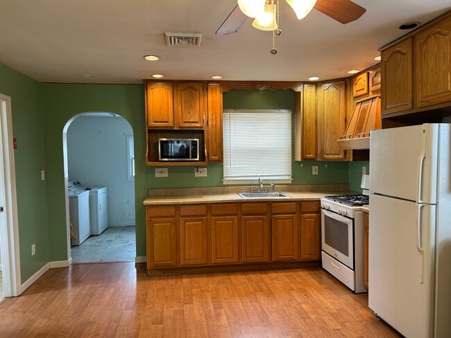 Photo - 702 Edmunds Ave