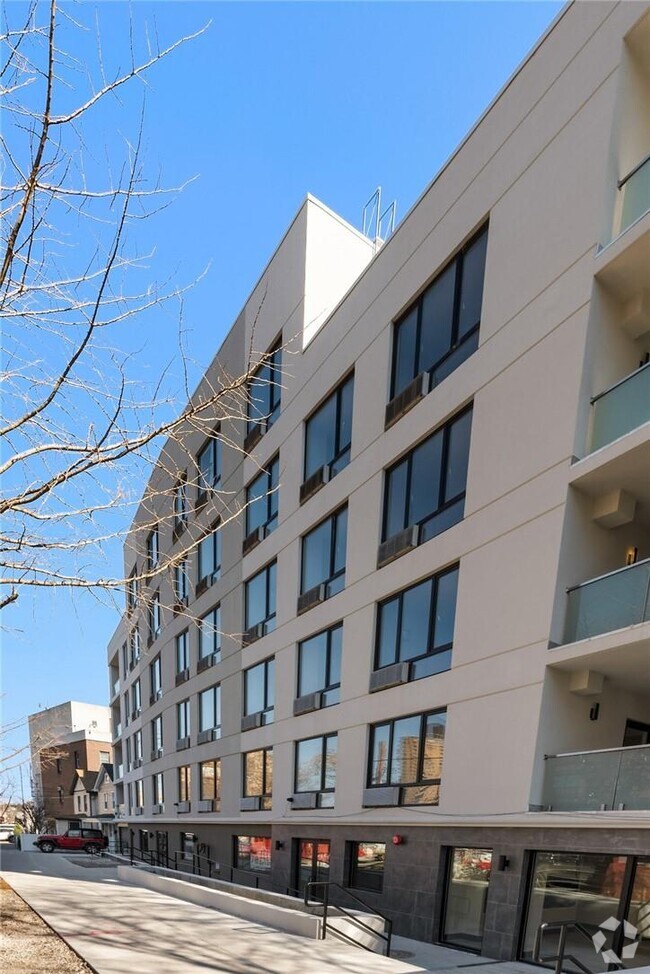 Building Photo - 3436 Kingsbridge Ave Unit 2A Rental