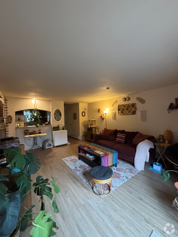 Building Photo - 403 E Thunderbird Dr Rental