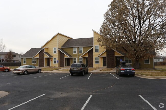 Photo - Cottonwood Apartments