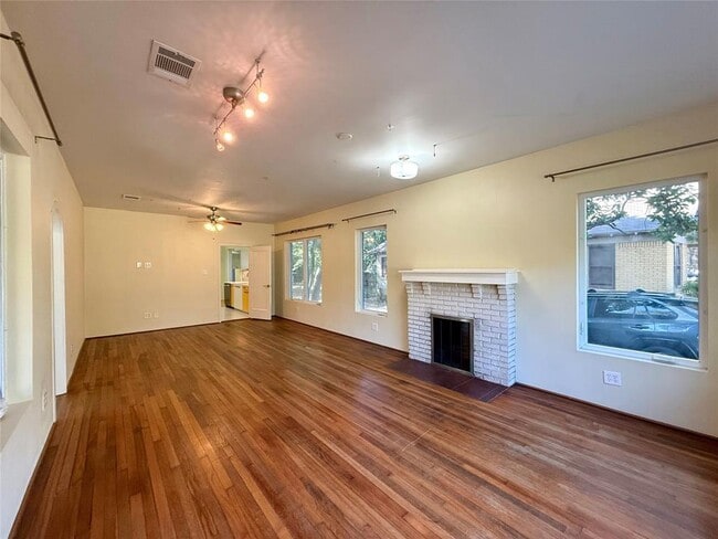 Photo - 3100 Wheeler St