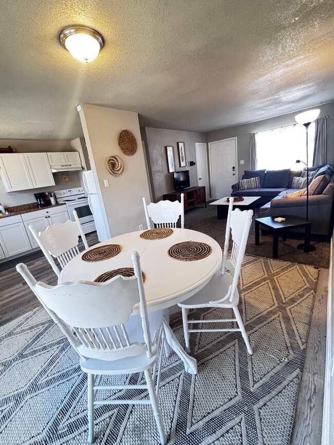 Photo - 1818 Seminole Ln
