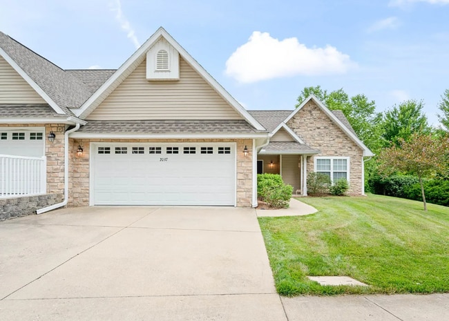 Photo - Arbor Ridge: 3 Bedroom, 2 Bath - Available Now!