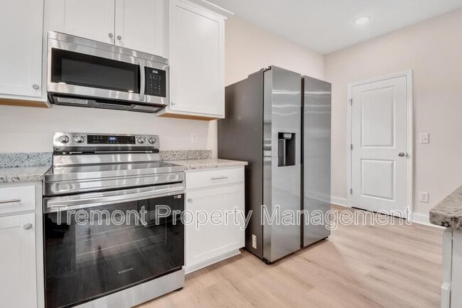 Photo - 2466 E 21st St